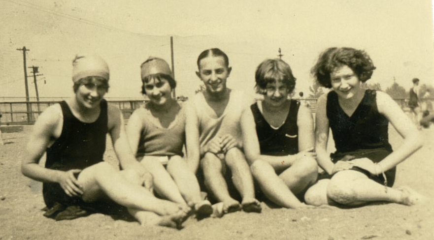 PotochneySwimShot.jpg (272472 bytes)