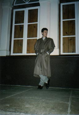 spy_p03.jpg (21446 bytes)