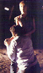 Jenny Wright y Adrian Pasdar