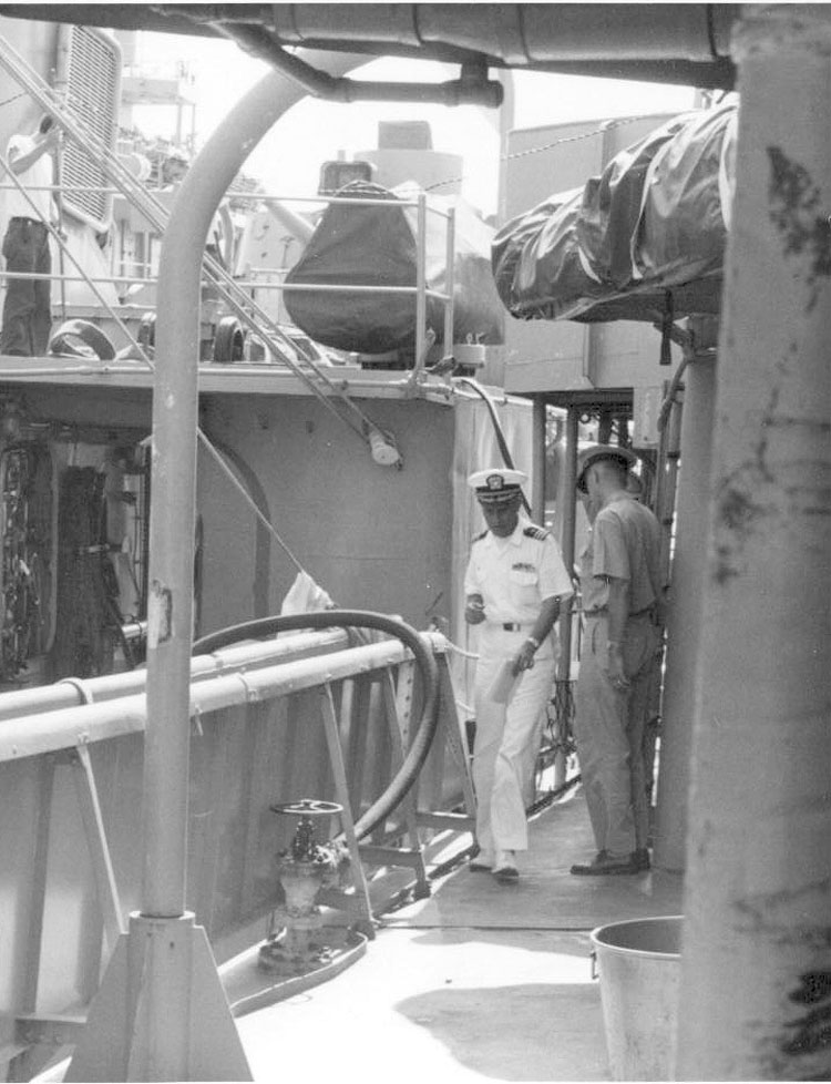 CaptianStarboard67.jpg (120527 bytes)