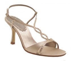 Strappy shoe 