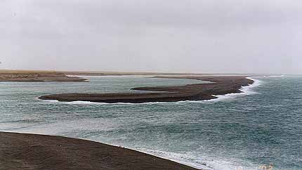 CALETA_VALDES_1.JPG (17069 bytes)
