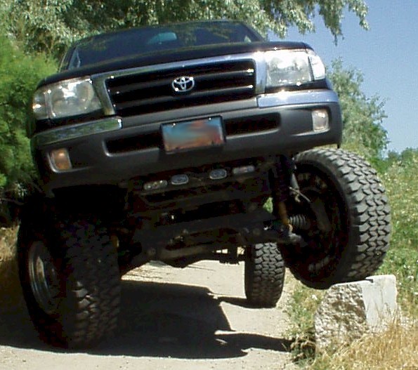 TOYOTA_TACOMA.jpg (92769 bytes)