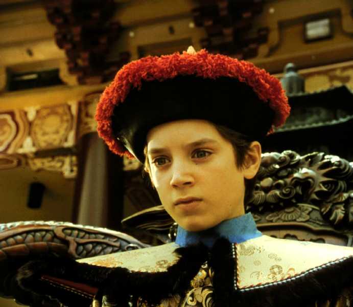 elijah wood god of war the realm of the citadel elijah wood chamber elijah wood god of war the realm of the citadel elijah wood chamber