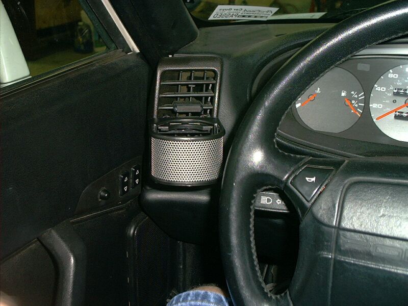 cupholder4.jpg (80K)