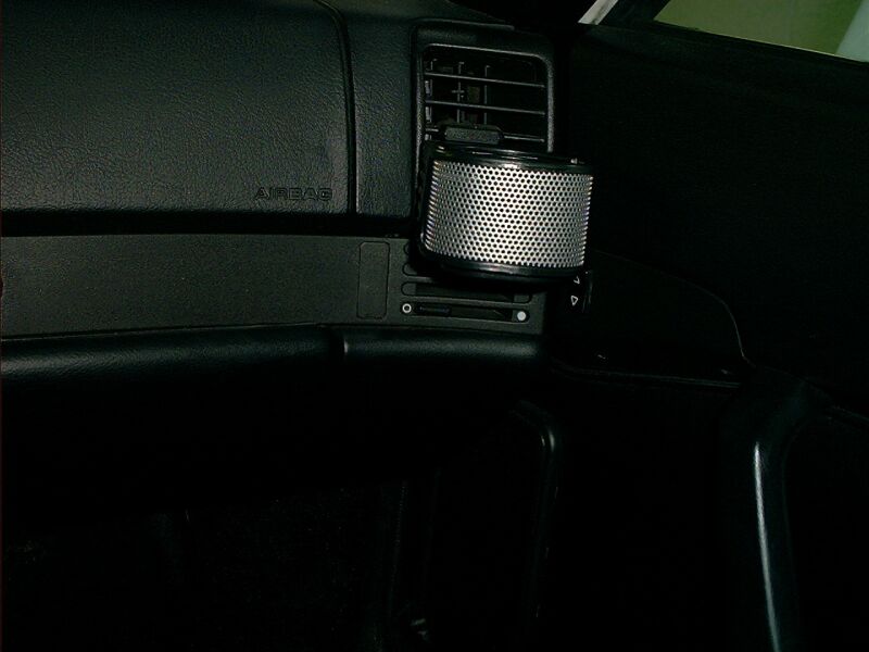 cupholder5.jpg (43K)