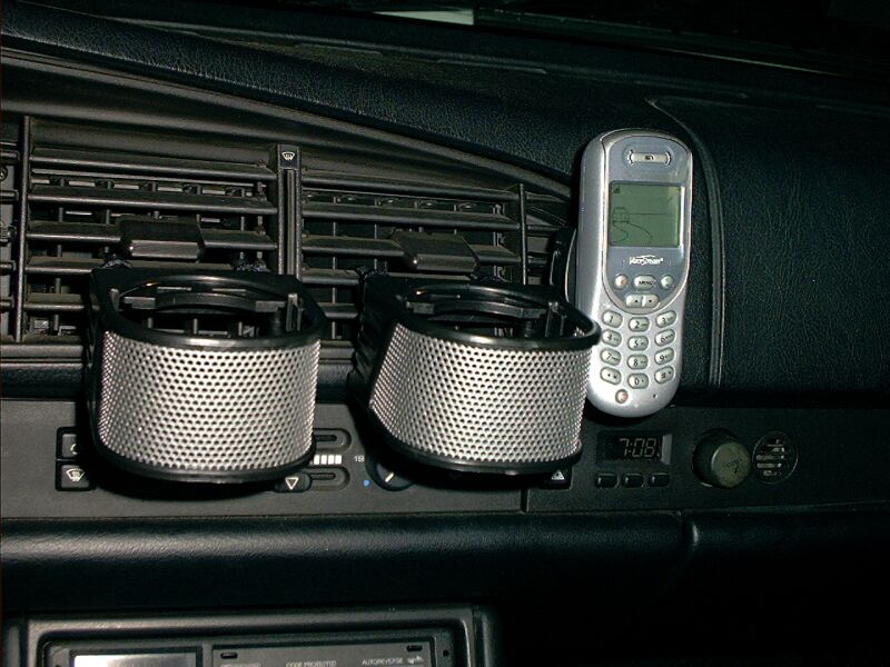cupholder7.jpg (86K)