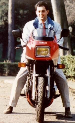 moto-v01.jpg (30283 bytes)