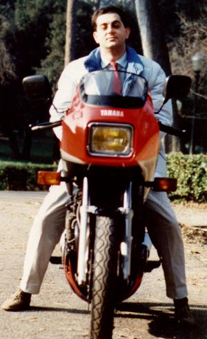 moto-v02.jpg (30406 bytes)