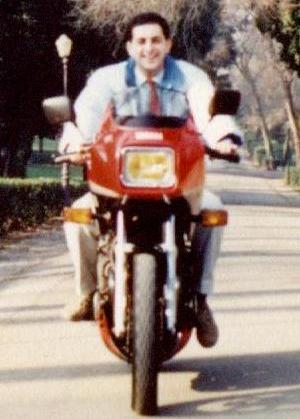moto-v03.jpg (23694 bytes)