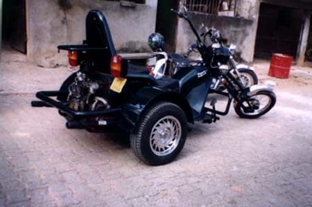 moto14.JPG (26918 bytes)
