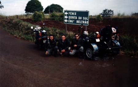 moto24.JPG (21094 bytes)