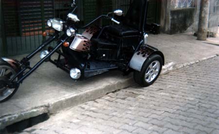 moto25.JPG (25144 bytes)