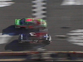 photofinish_earnhardtlabonte_031200.jpg (21250 bytes)