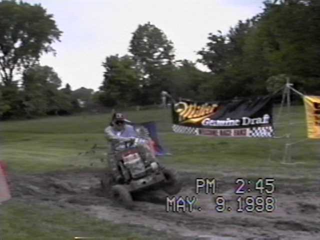 ROD SLOSHING SIDEWAYS IN MUD PIT