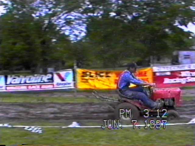 JIM MILLER MUDDIN' ON 'OL ' POSSUM'