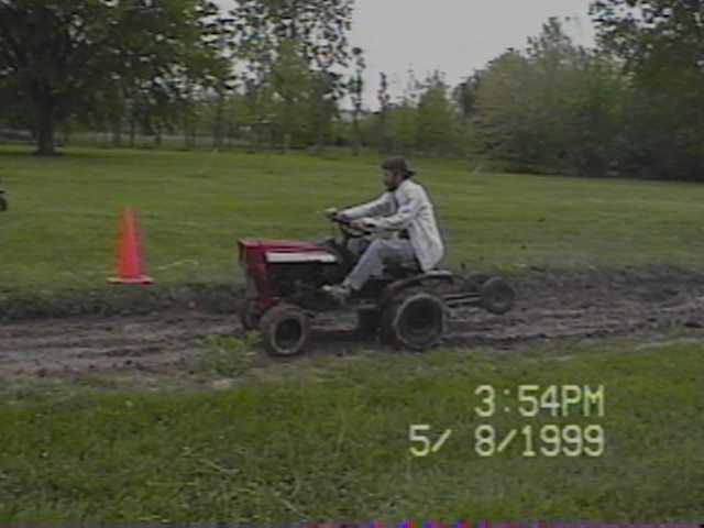 TOMMY WHITE MUDDIN' ON RED DOGG II