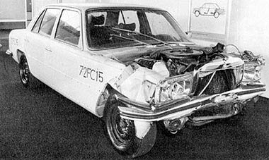 photo w116crash.jpg  25KB