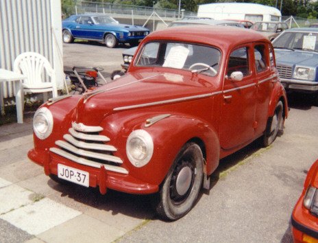 N&auml;tti Skoda 1102 p&auml;&auml;kaupunkiseudulla kes&auml;ll&auml; -98.