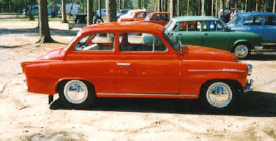 Siistikuntoinen Skoda Octavia.