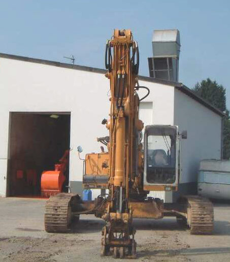 R 932