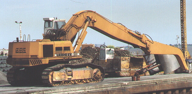 R 982