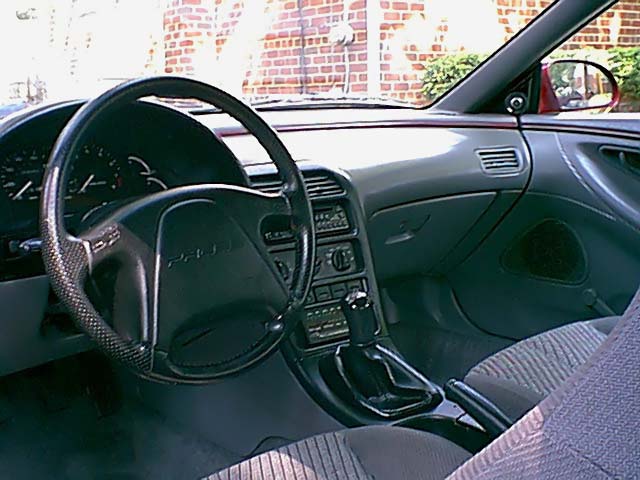 Interior2.jpg (50818 bytes)