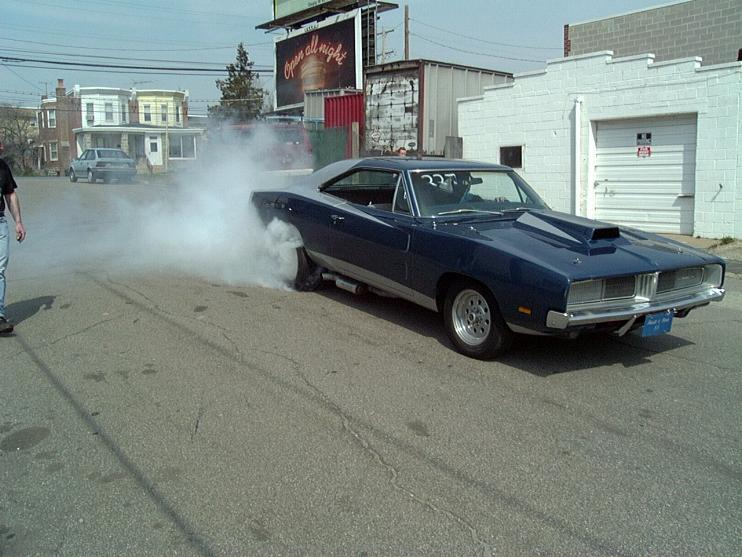 collection of burnout pictures and movie performed by usa v8 muscle