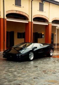 Cizeta V16T front 3-quarter