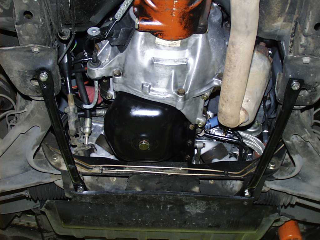 Strut tower brace on 240