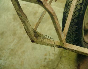 bent frame (17024 bytes)