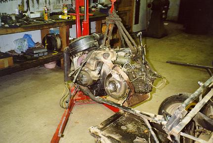 engine3.jpg (33470 bytes)