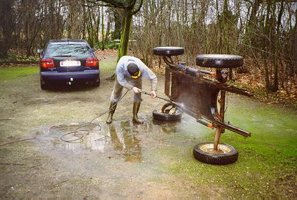 wash1.jpg (38084 bytes)