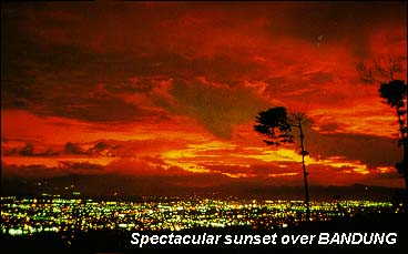Pemandangan Sunset diatas kota Bandung