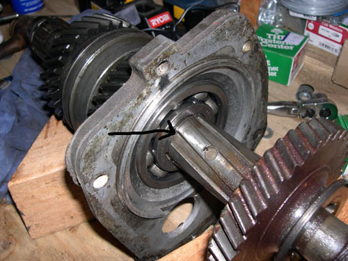 Rear bearing snap ring removal