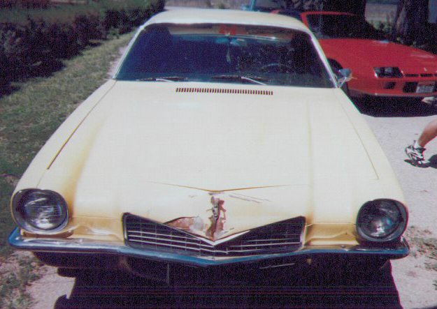 Front of 1971 Chevrolet Camaro with damage