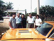 De izq. a der.: Mi viejo, el Lolo unos parientes y mi abuela. Mi mam&aacute; tom&oacute; la foto. Yo nac&iacute; un a&ntilde;o despu&eacute;s.