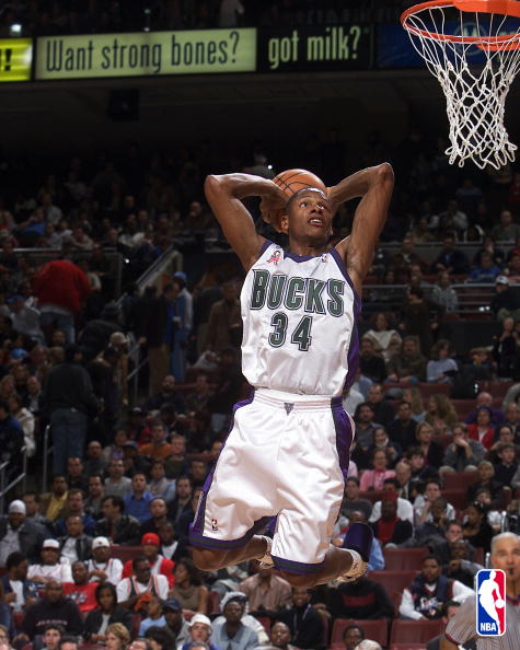 http://www.geocities.ws/NBA_Superstars2002/images/Player-pics/Ray_Allen8.jpg