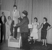 annualseniorclassplayprofesorhowcouldyou.jpg (10118 bytes)