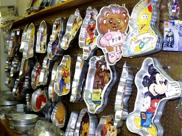 character cake pans