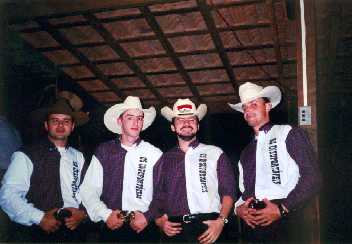Osquatro.jpg (12807 bytes)