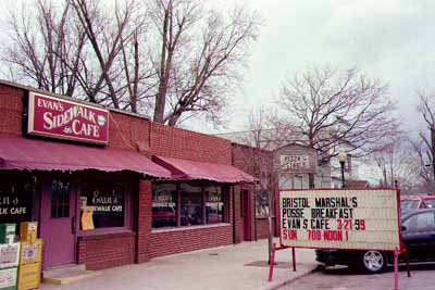 cafe2.jpg (22299 bytes)