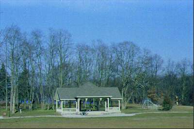 pavilon.jpg (15296 bytes)