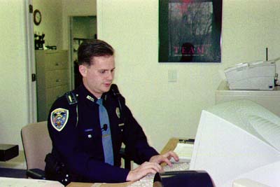 police_1.jpg (15589 bytes)