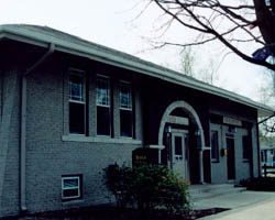 townhall-1.jpg (18100 bytes)