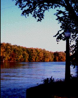 riverlit.jpg (29339 bytes)