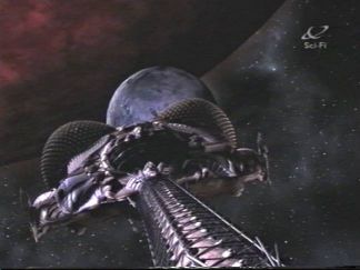Lexx_flying_towards_a_moon