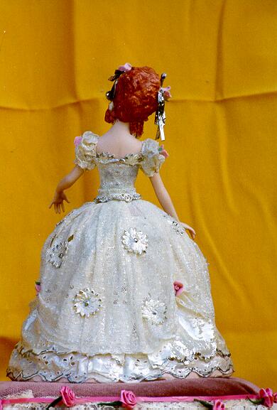 DOLL002r.jpg
