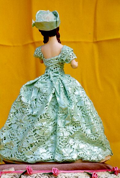 DOLL002r.jpg
