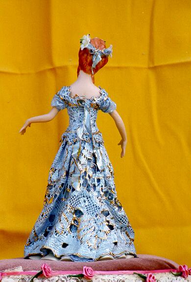 DOLL002r.jpg